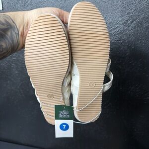 wild fable Cream Strappy Women’s Sandals